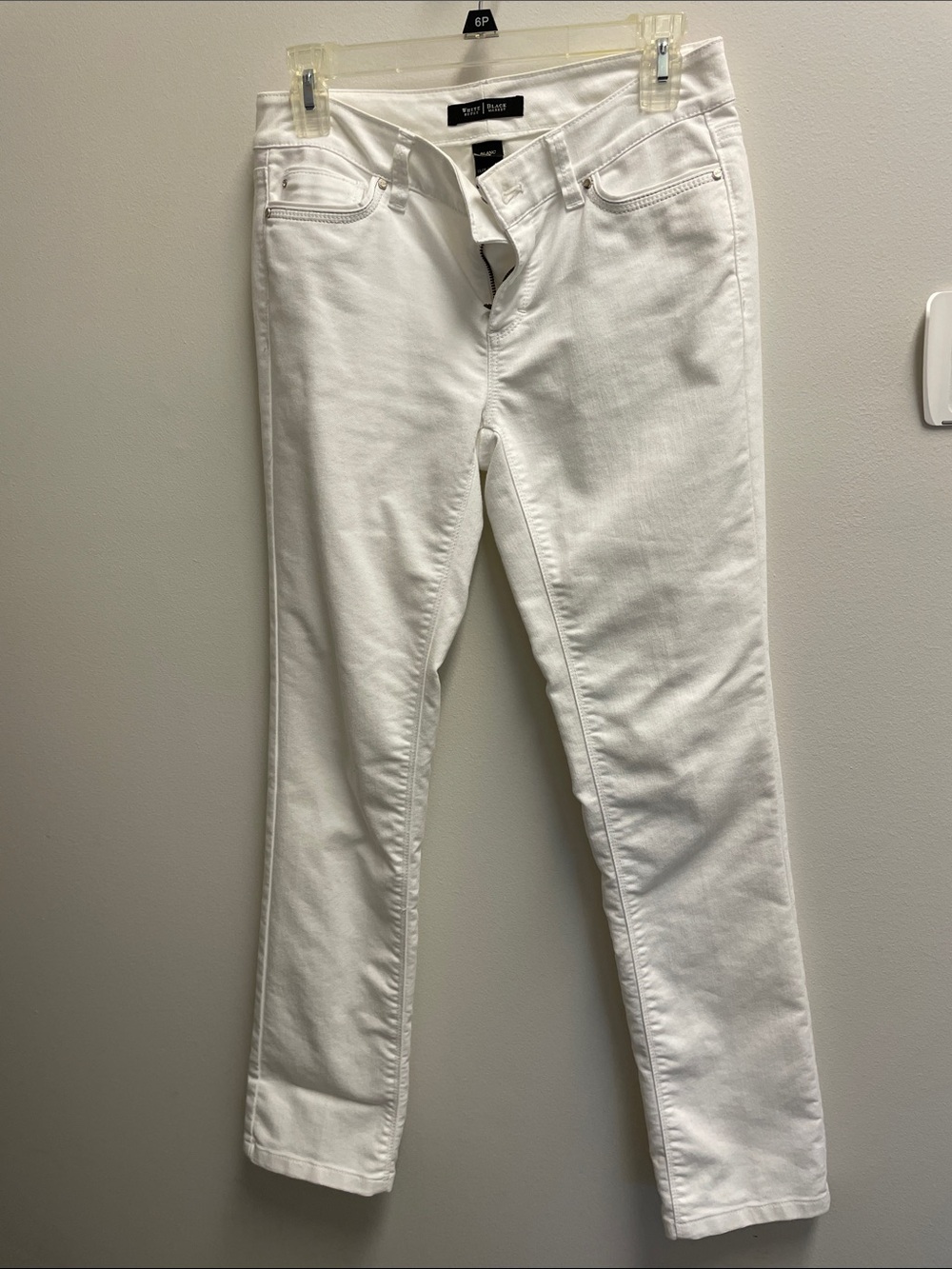 White House Black Market White Skinny Jeans